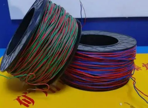 阳谷放炮线的主要材质有哪些？不同材质的适用场景有何区别？